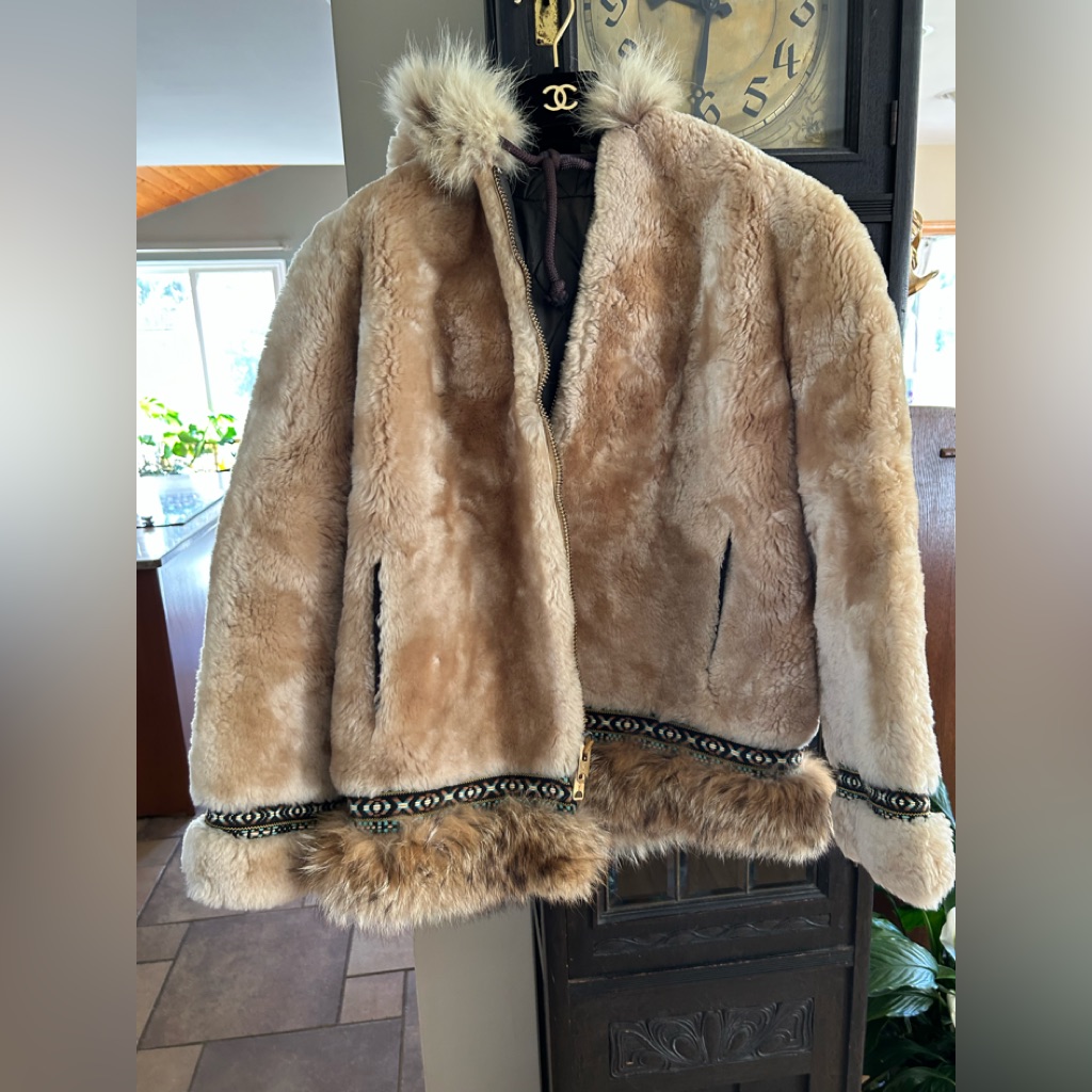 Rare Vintage 1970s Shearling Jacket W Hood Beautiful